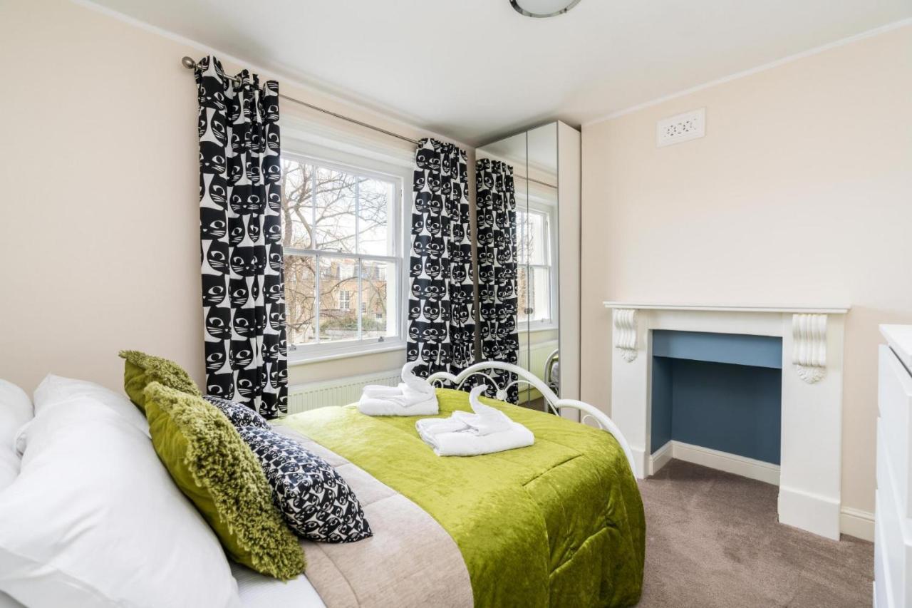 Appartamento Superb 1Bd Flat In The Heart Of Camden Town Londra Esterno foto