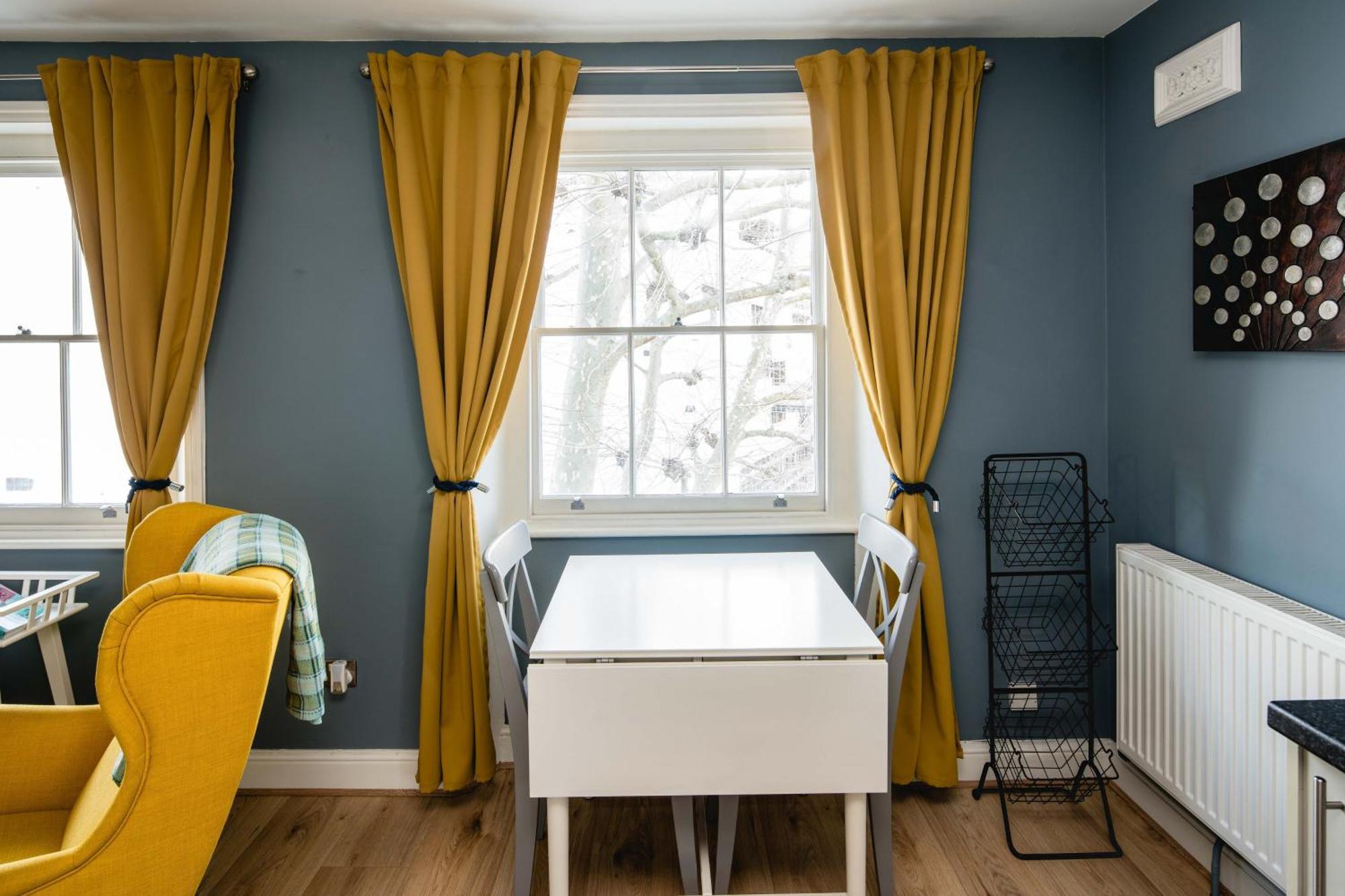 Appartamento Superb 1Bd Flat In The Heart Of Camden Town Londra Esterno foto