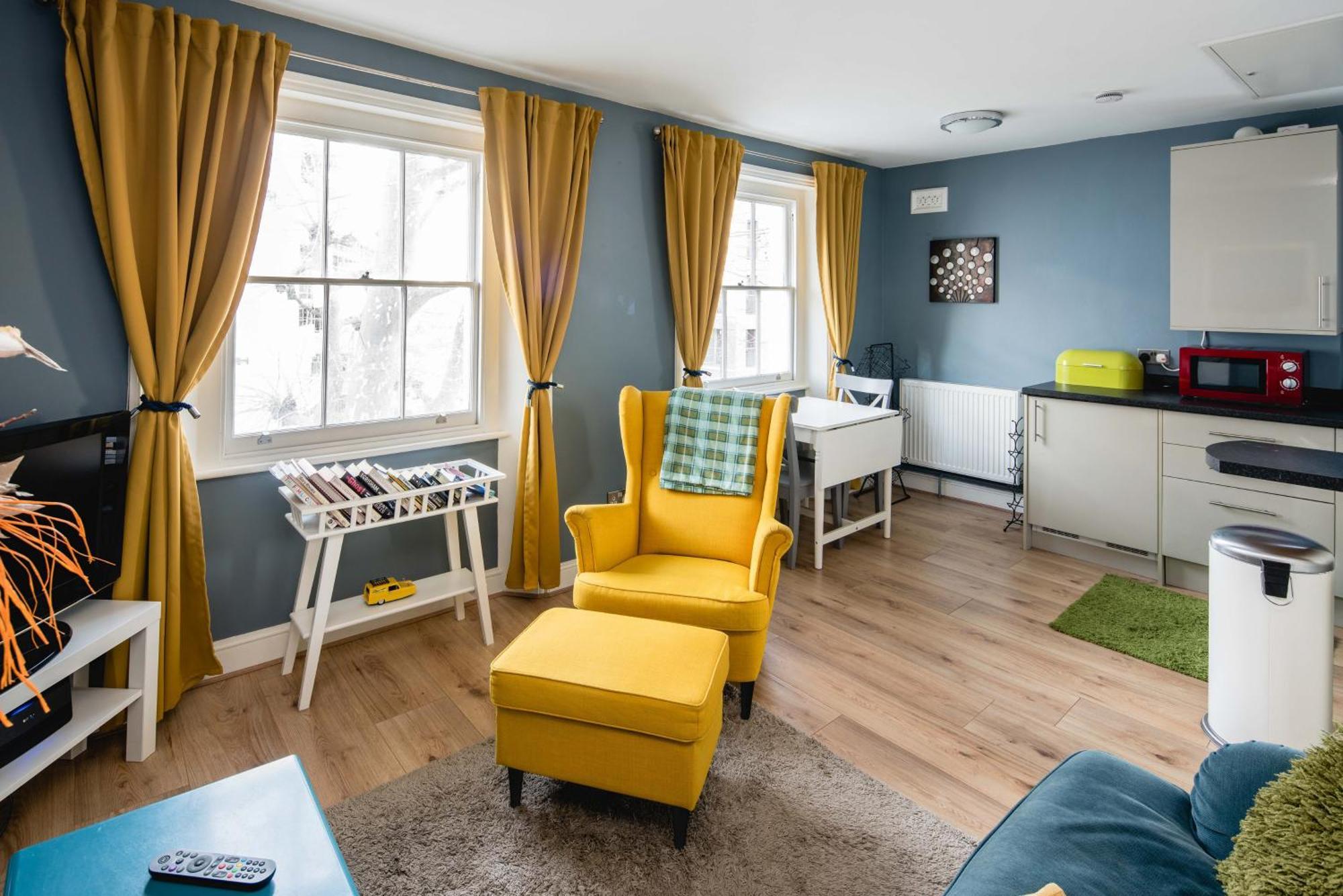 Appartamento Superb 1Bd Flat In The Heart Of Camden Town Londra Esterno foto